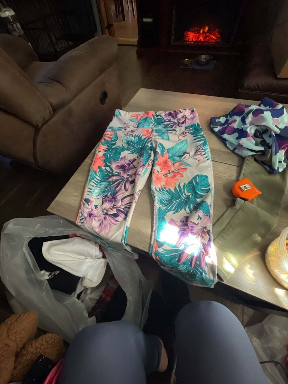 Xersion Move High Rise Capri Leggings Size L Tropical Floral